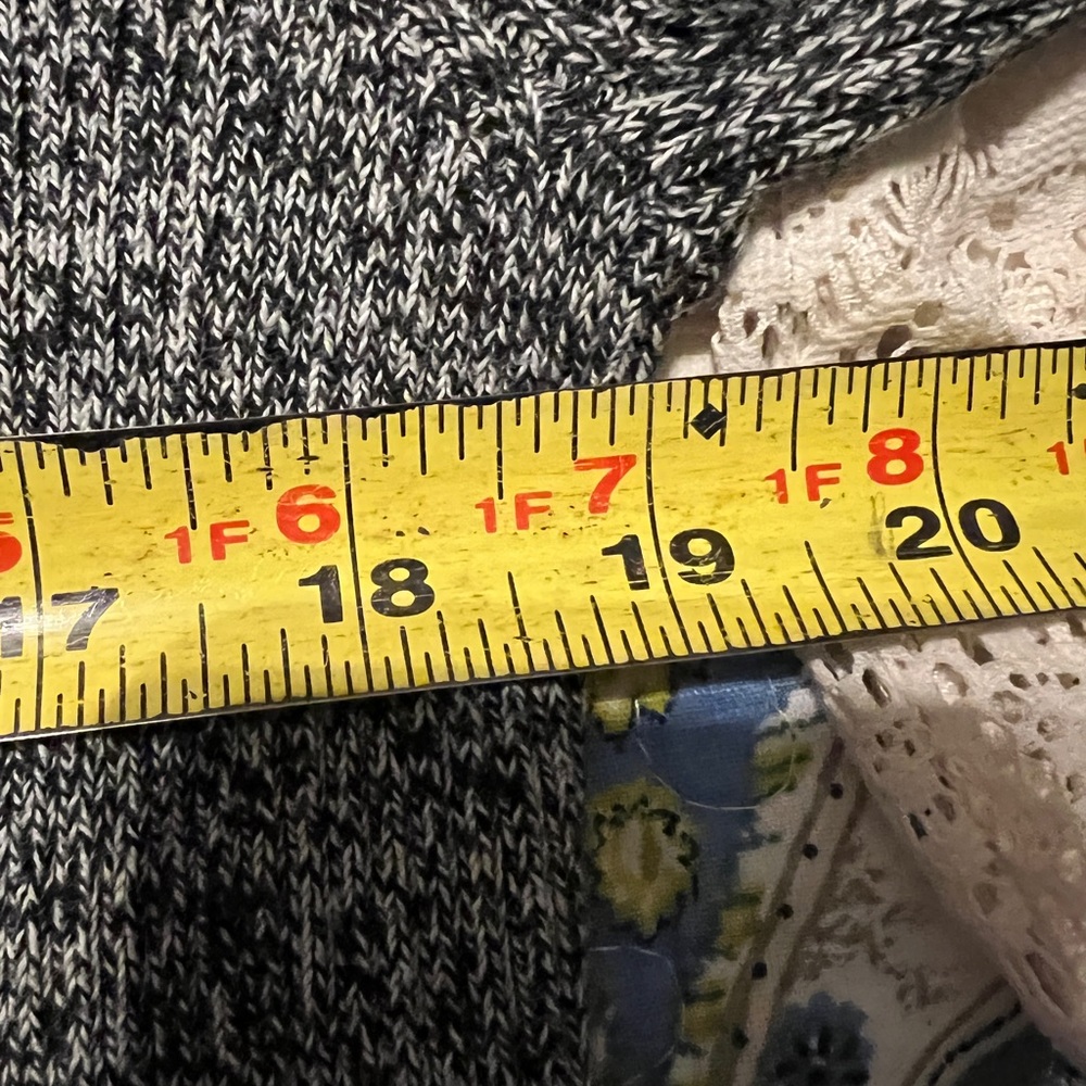 Liz Claiborne black marbled long sleeve turtleneck size M - Picture 9 of 11